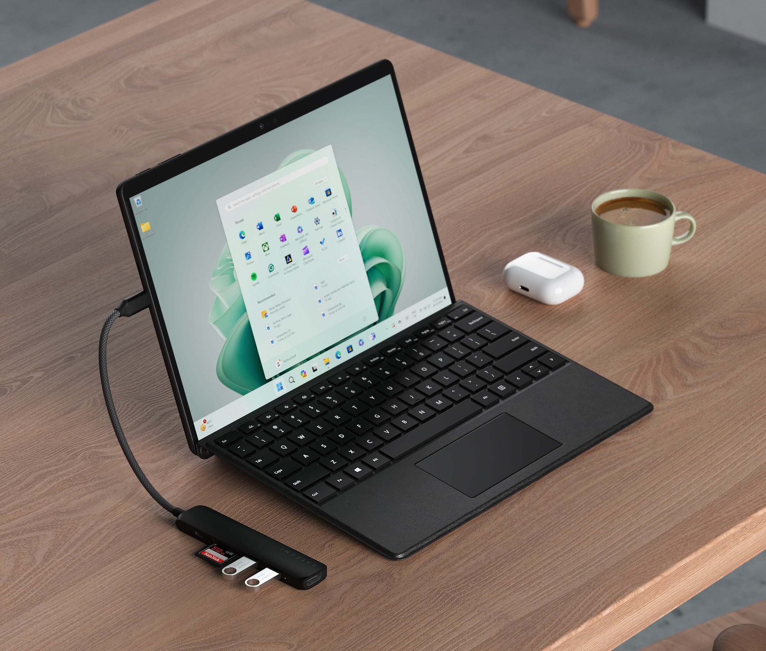6-in-1 USB-C Slim Multi-Port Adapter Satechi Black
